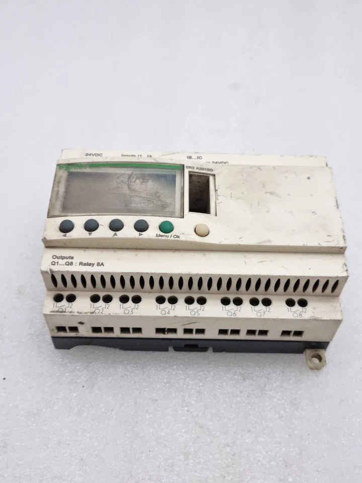 Schneider ZELIO SR2 A201BD Smart Logic Relay Module 24Vdc SR2A201BD